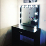 Гримёрный стол с зеркалом на 11 ламп